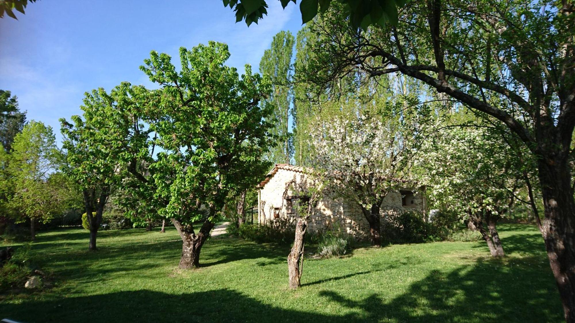 Les Maisons De Chante Oiseau Sigonce Ruang foto