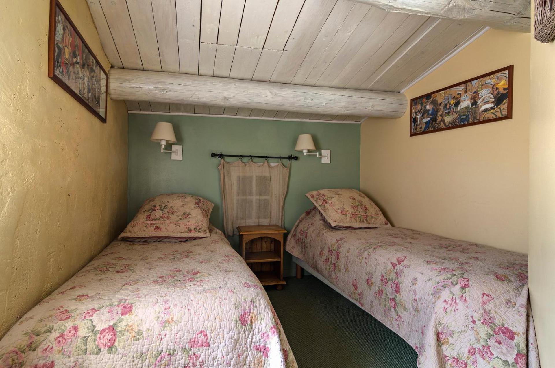 Les Maisons De Chante Oiseau Sigonce Ruang foto