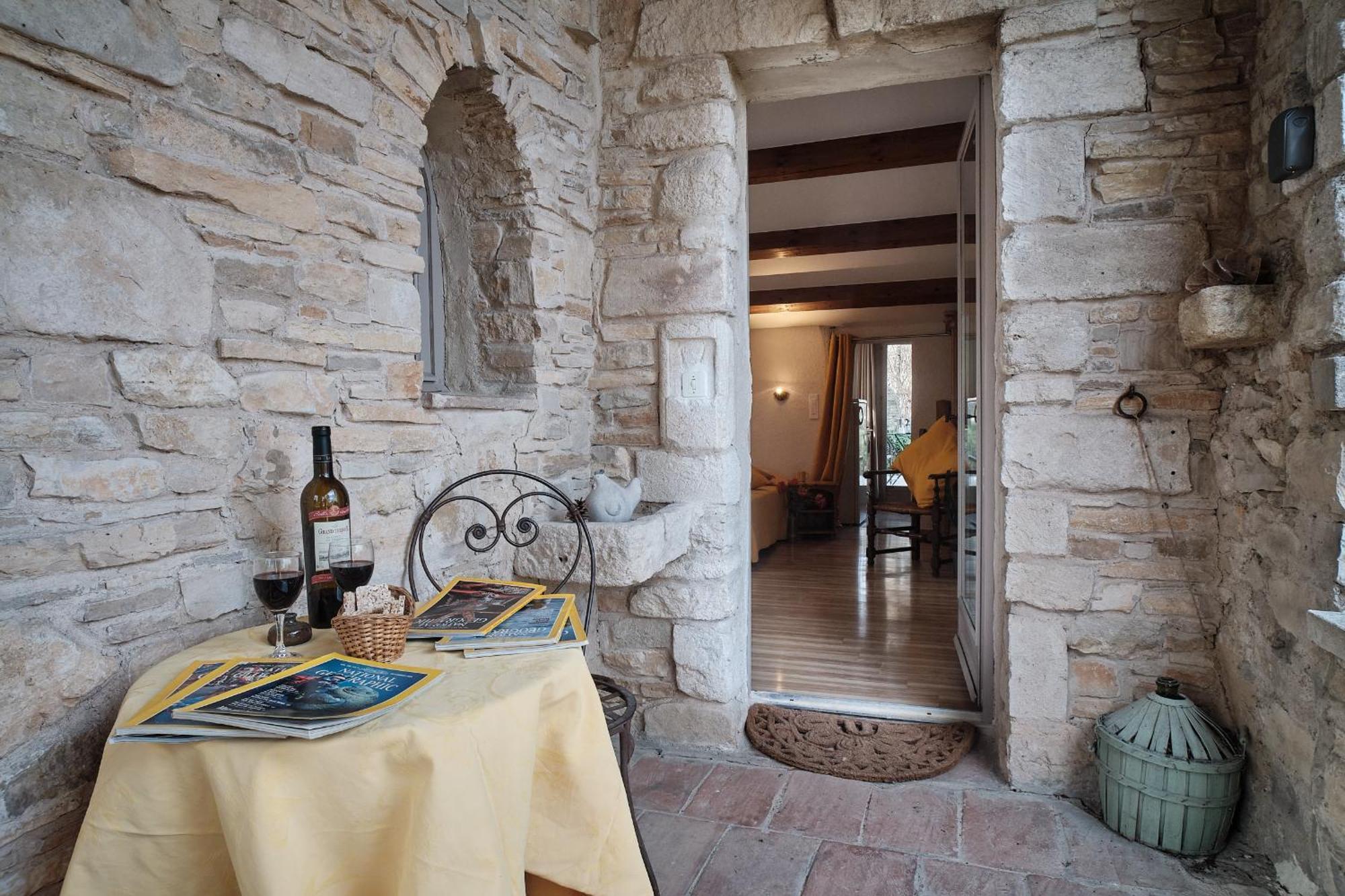 Les Maisons De Chante Oiseau Sigonce Bagian luar foto